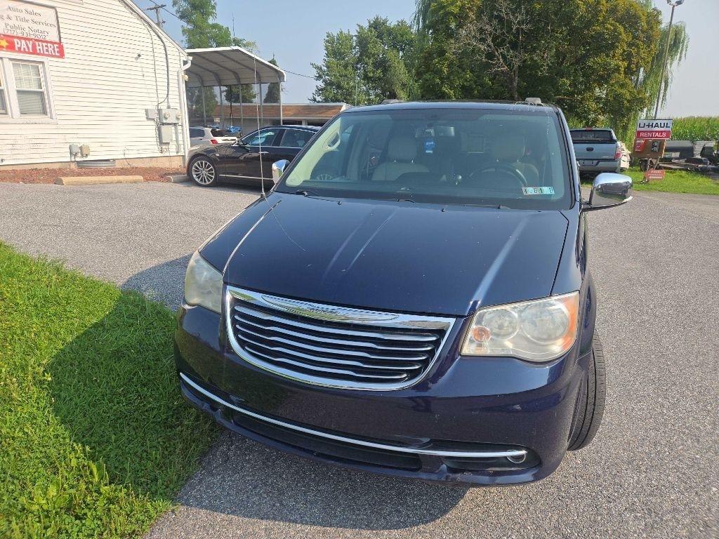 Chrysler Town & Country Touring-L 2013