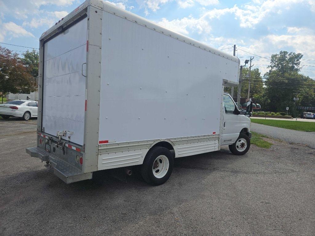 Ford Econoline E450 2012