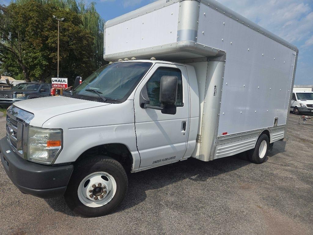 Ford Econoline E450 2012