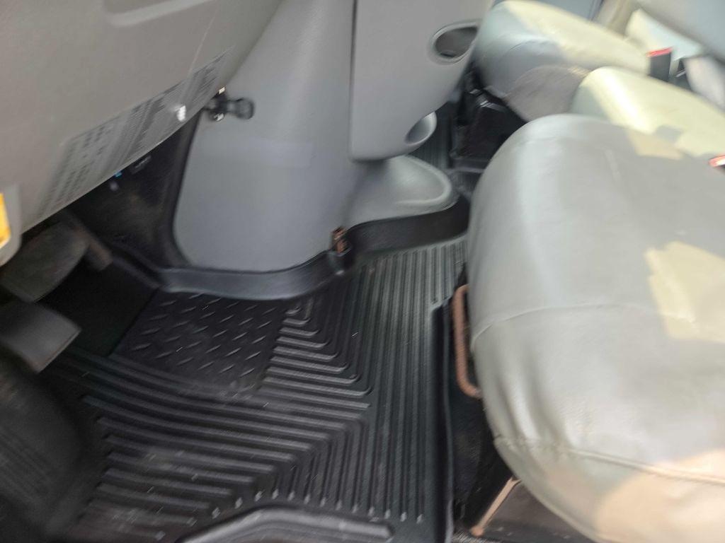 Ford Econoline E450 2012