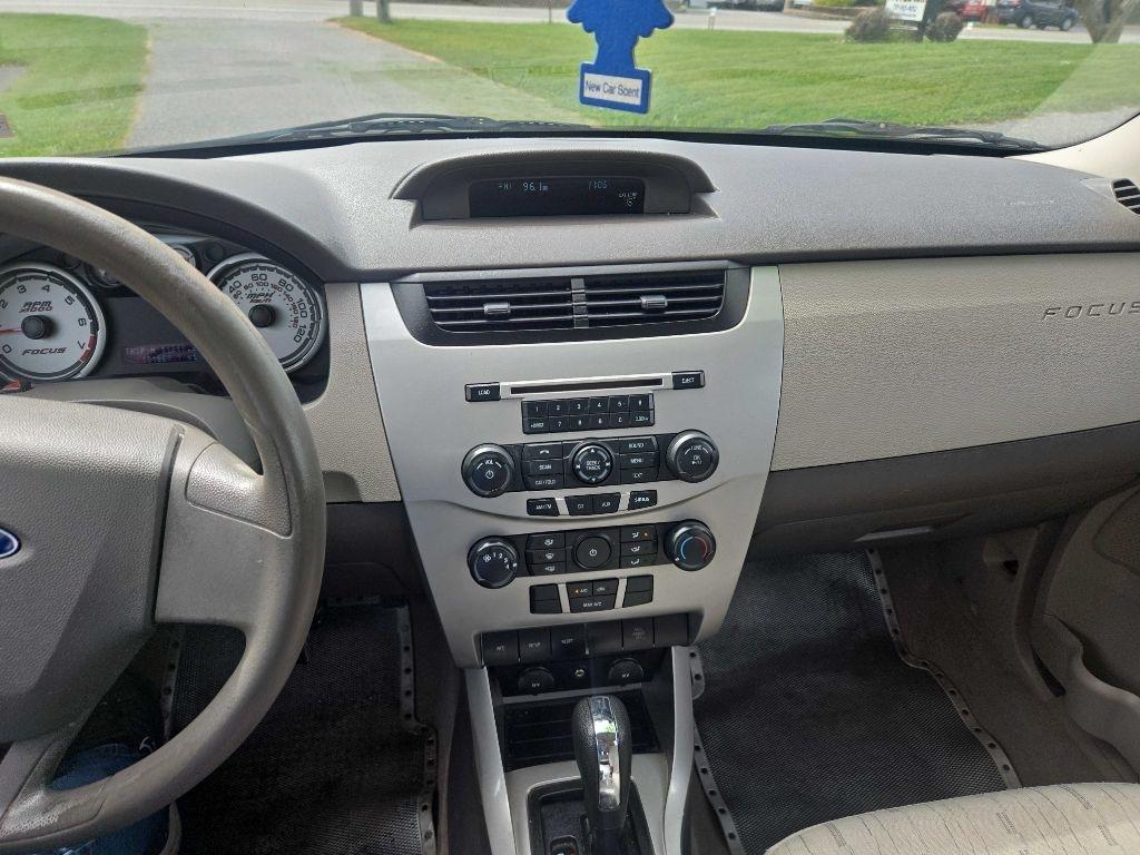 Ford Focus SE Sedan 2009