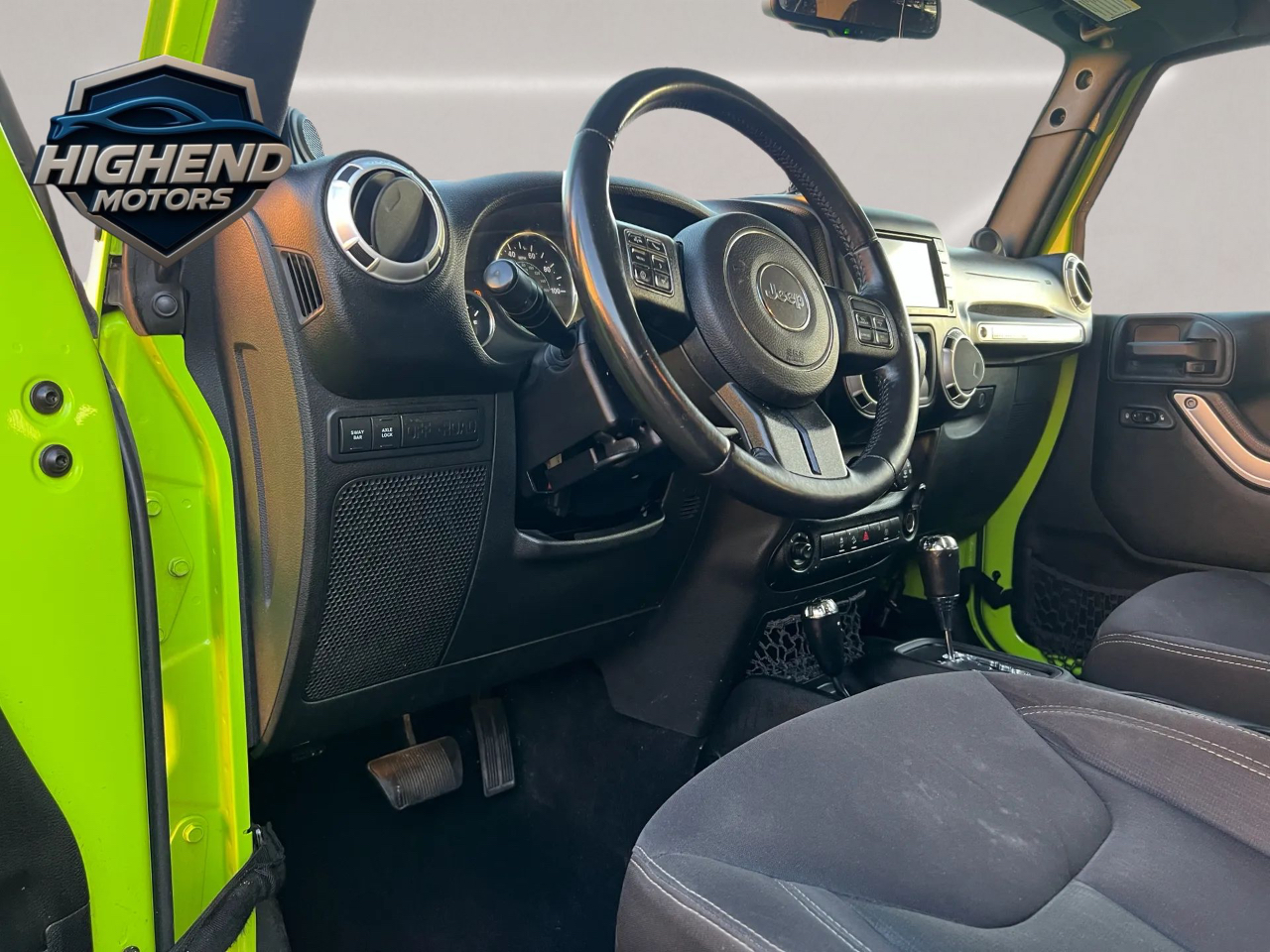 2013 Jeep Wrangler Rubicon photo 14