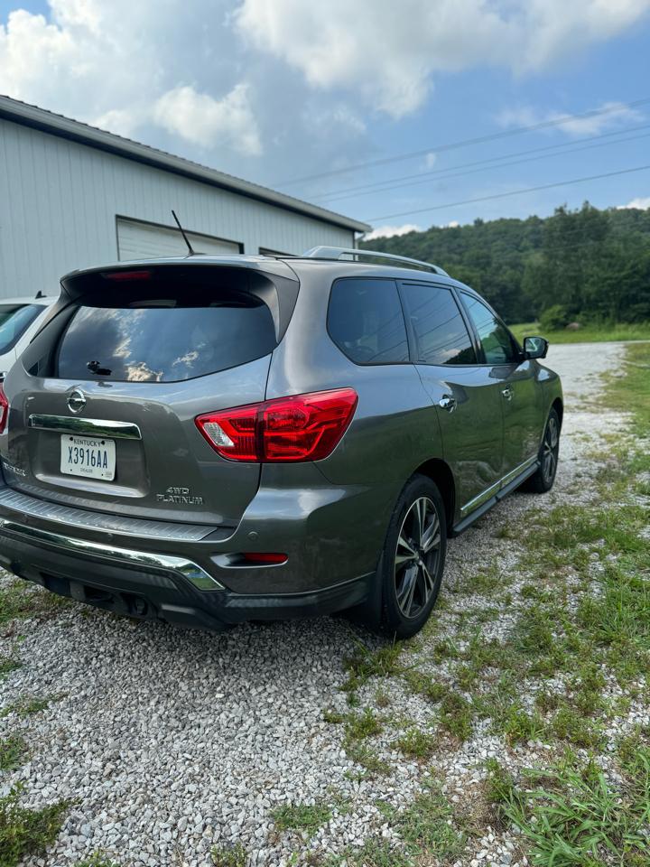 Nissan Pathfinder Platinum 4WD 2017