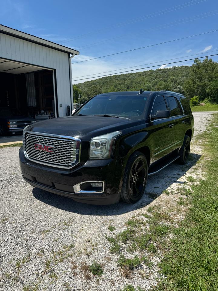 GMC Yukon Denali 4WD 2017
