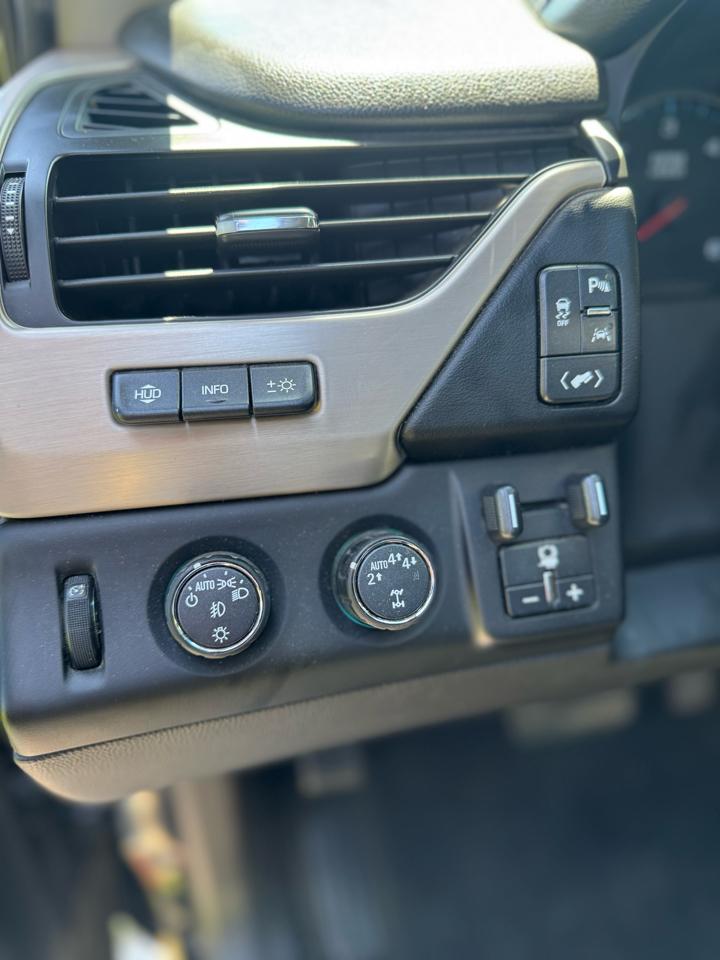 GMC Yukon Denali 4WD 2017