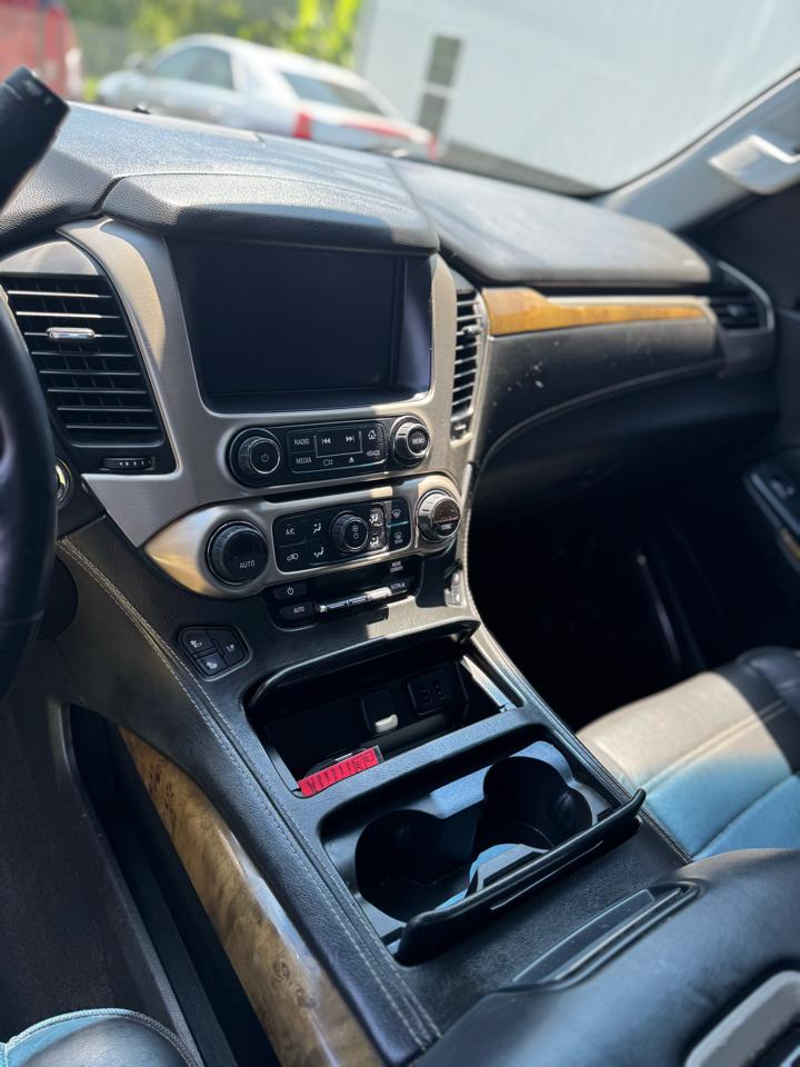 GMC Yukon Denali 4WD 2017