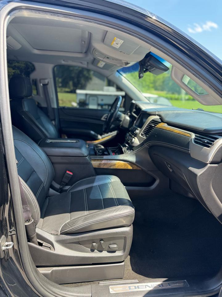 GMC Yukon Denali 4WD 2017