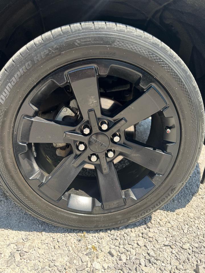 GMC Yukon Denali 4WD 2017