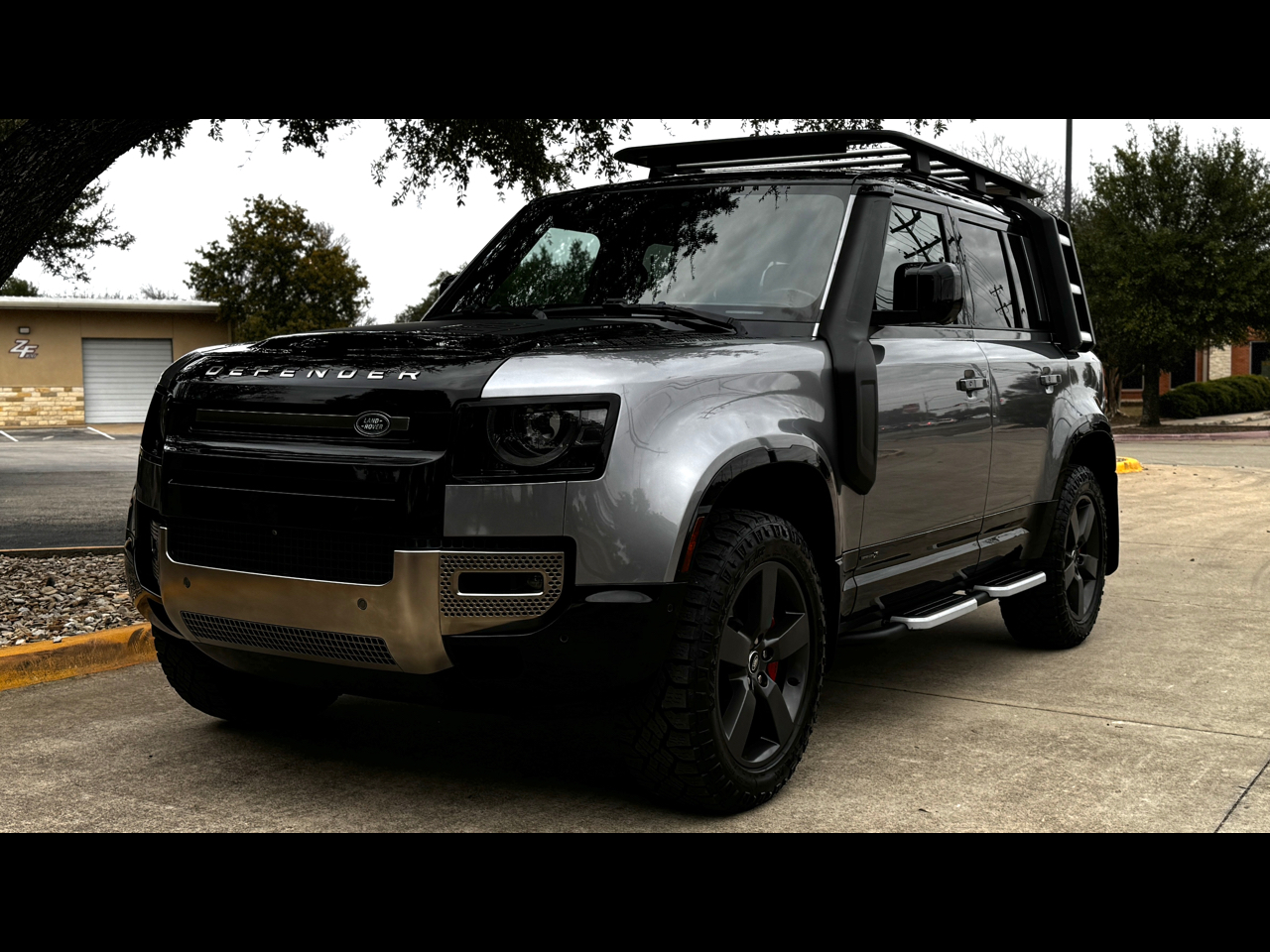 2023 Land Rover Defender 110 X-Dynamic SE AWD