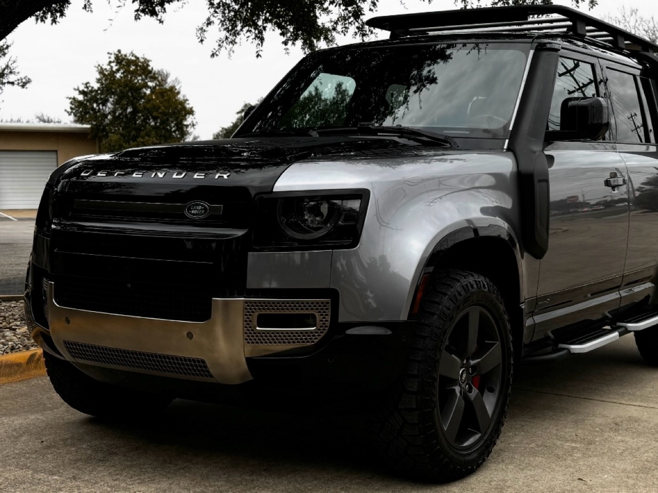 2023 Land Rover Defender 110 X-Dynamic SE AWD