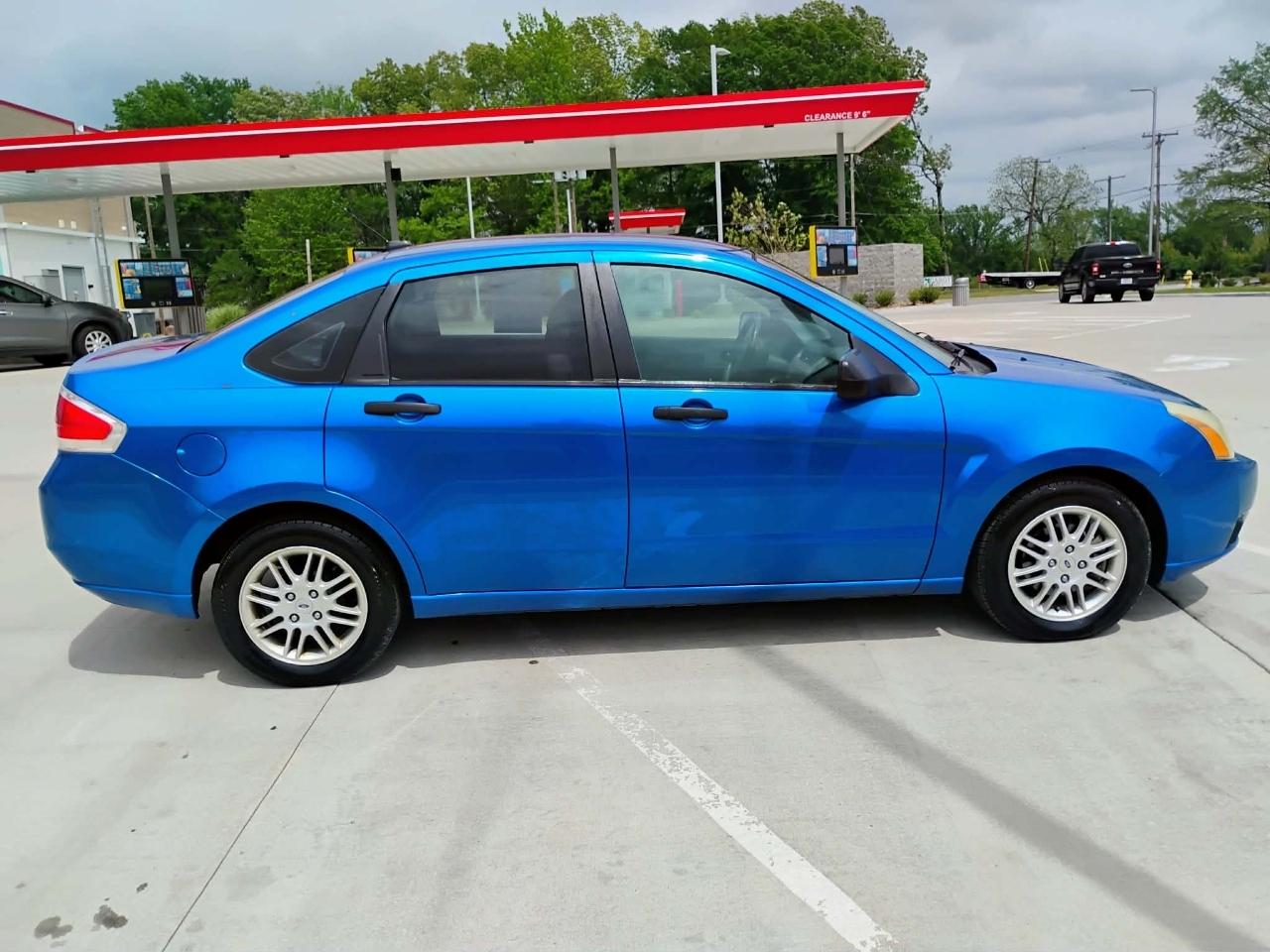 Ford Focus SE Sedan 2011