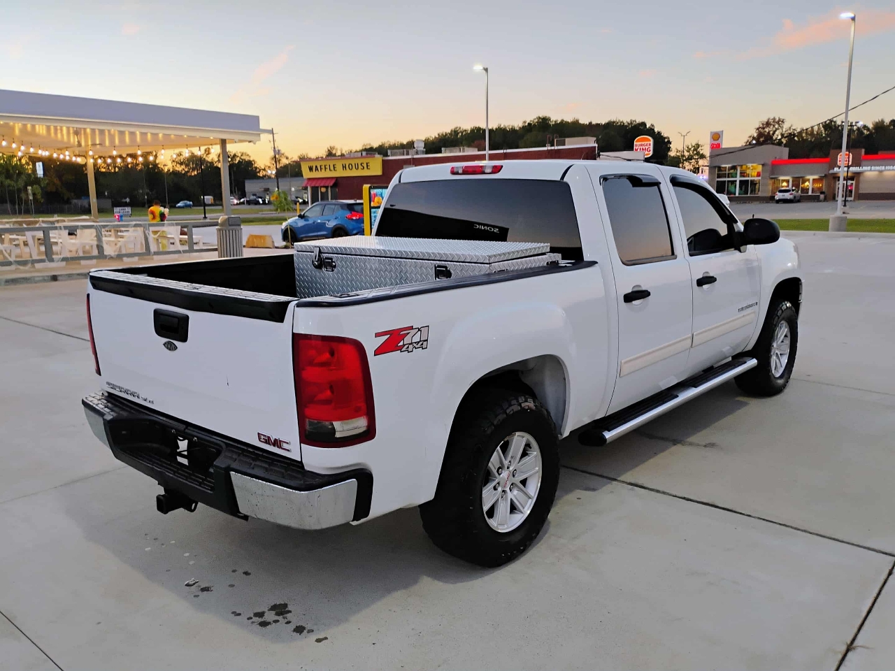 GMC Sierra Classic 1500 SLT Crew Cab 4WD 2007 GMC Sierra Classic 1500 SLT Crew Cab 4WD 2007