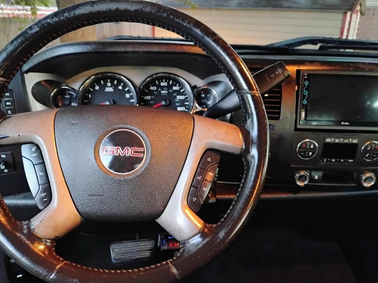 GMC Sierra Classic 1500 SLT Crew Cab 4WD 2007 GMC Sierra Classic 1500 SLT Crew Cab 4WD 2007