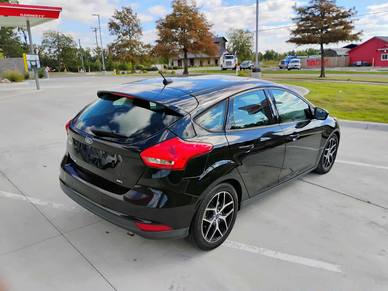 Ford Focus SEL Hatch 2017 Ford Focus SEL Hatch 2017