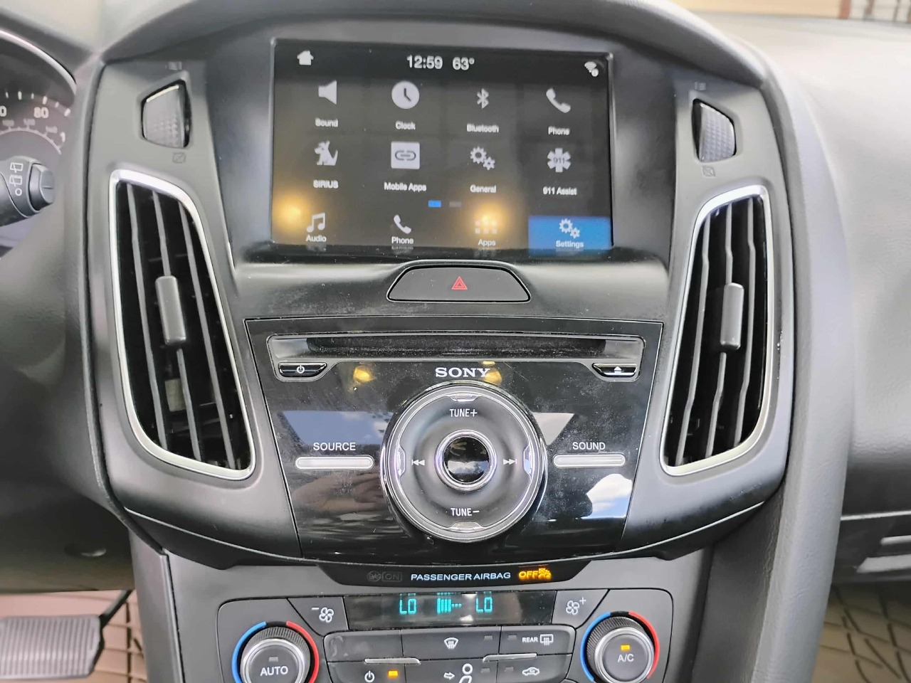 Ford Focus SEL Hatch 2017 Ford Focus SEL Hatch 2017