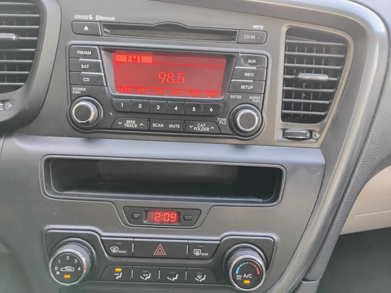 Kia Optima 4dr Sdn 2.4L Auto LX 2012