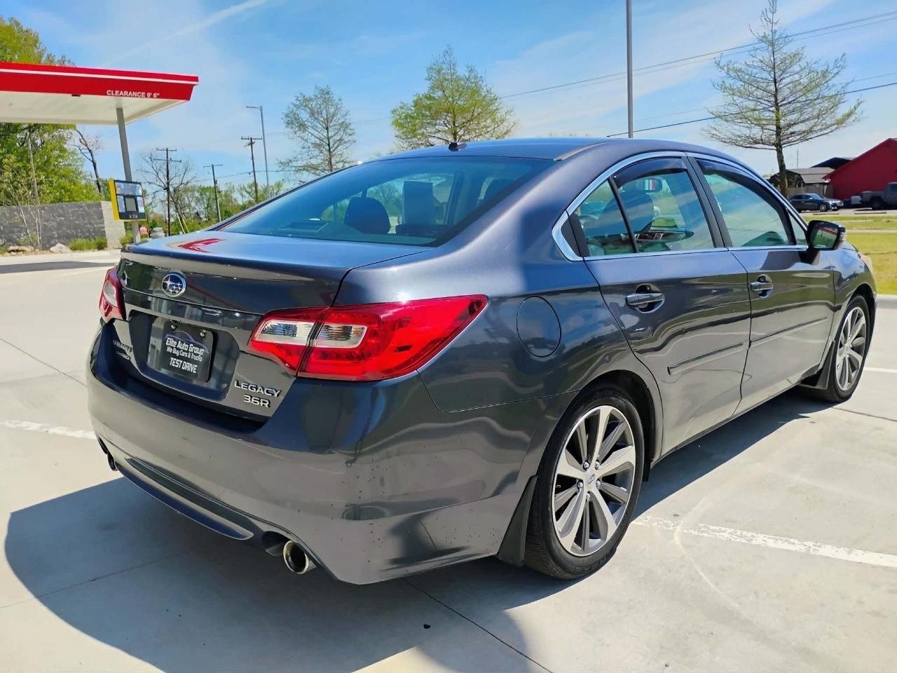 Subaru Legacy 4dr Sdn 3.6R Limited 2015