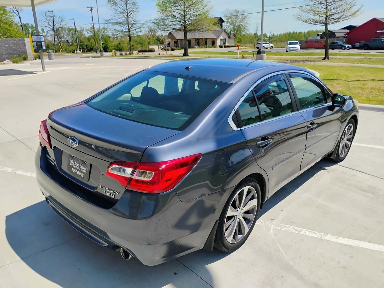 Subaru Legacy 4dr Sdn 3.6R Limited 2015