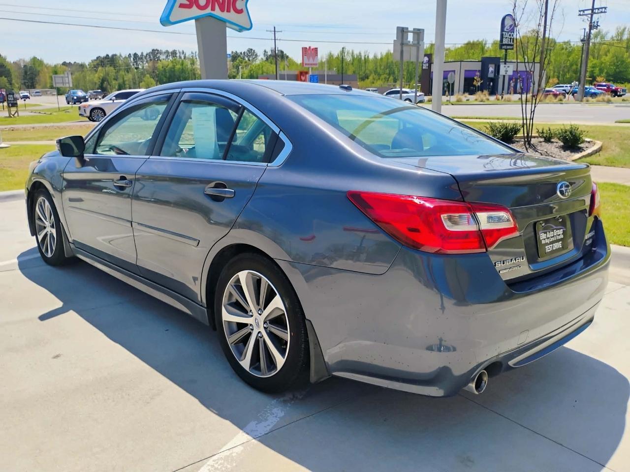 Subaru Legacy 4dr Sdn 3.6R Limited 2015