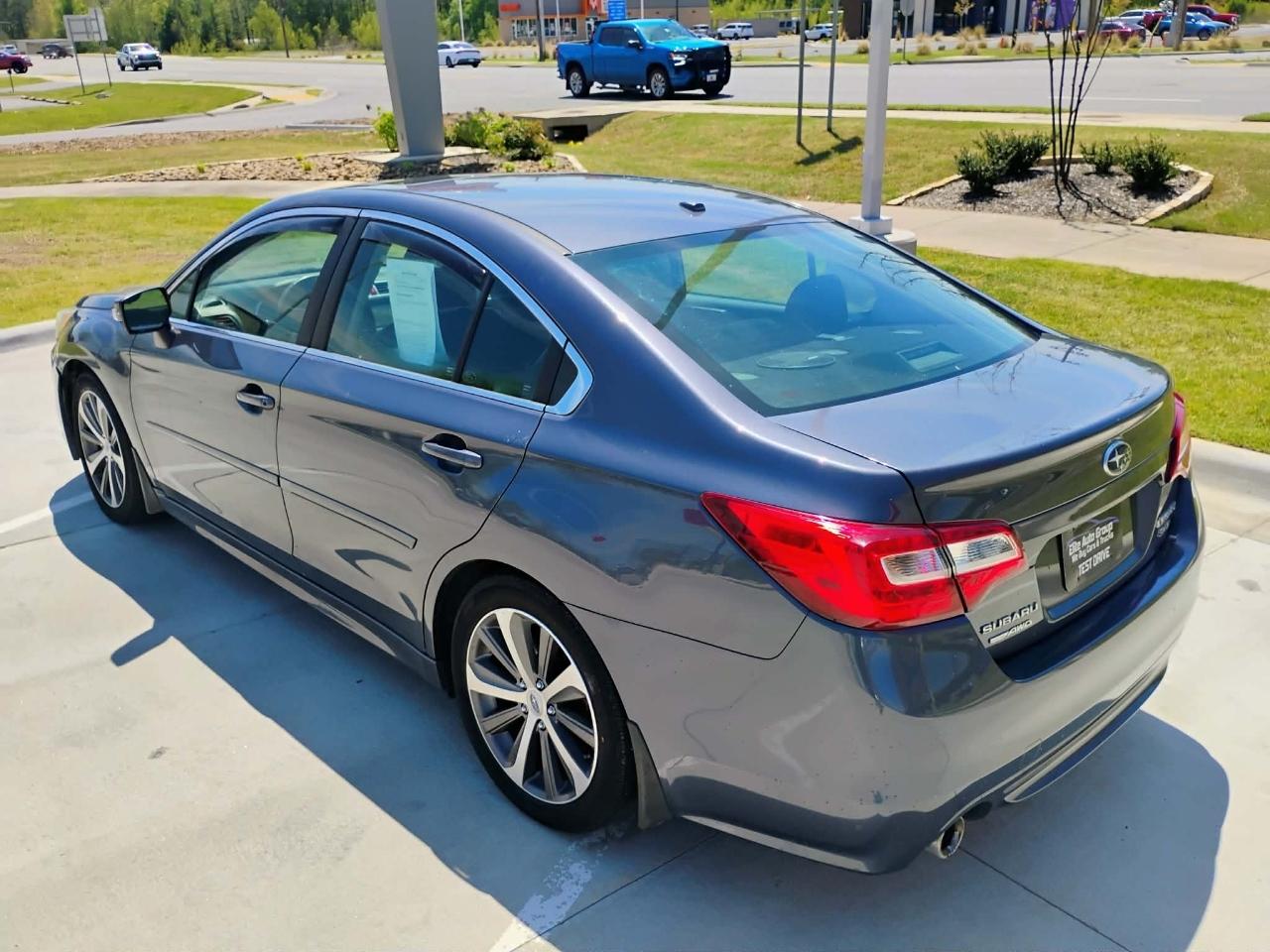 Subaru Legacy 4dr Sdn 3.6R Limited 2015