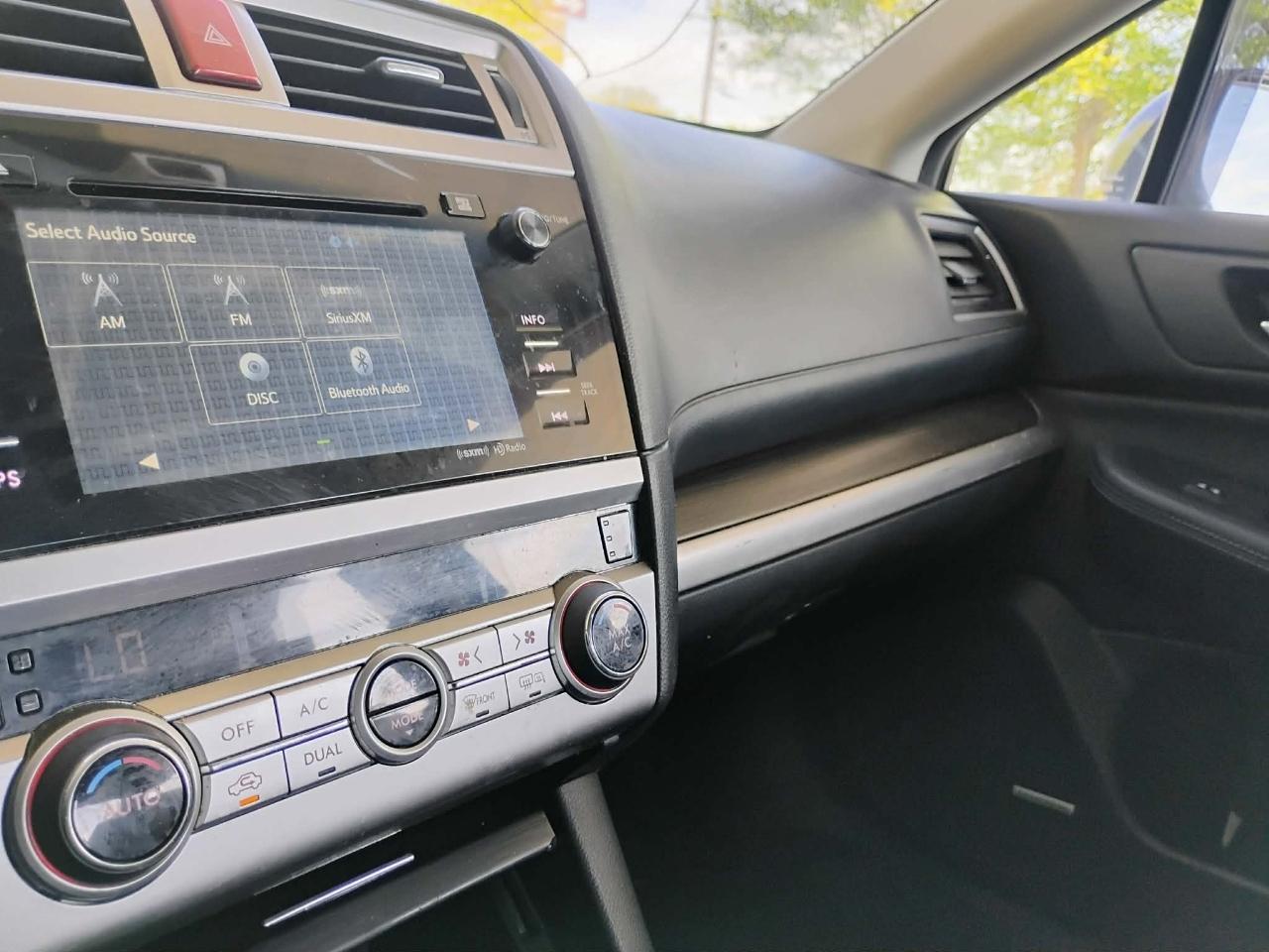 Subaru Legacy 4dr Sdn 3.6R Limited 2015