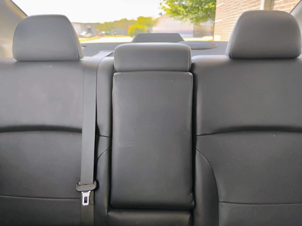 Subaru Legacy 4dr Sdn 3.6R Limited 2015