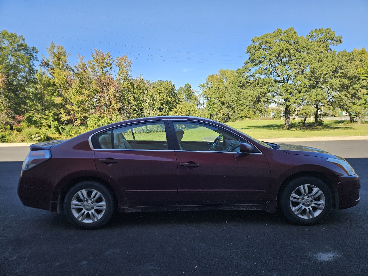 Nissan Altima 4dr Sdn I4 CVT 2.5 S 2011 Nissan Altima 4dr Sdn I4 CVT 2.5 S 2011