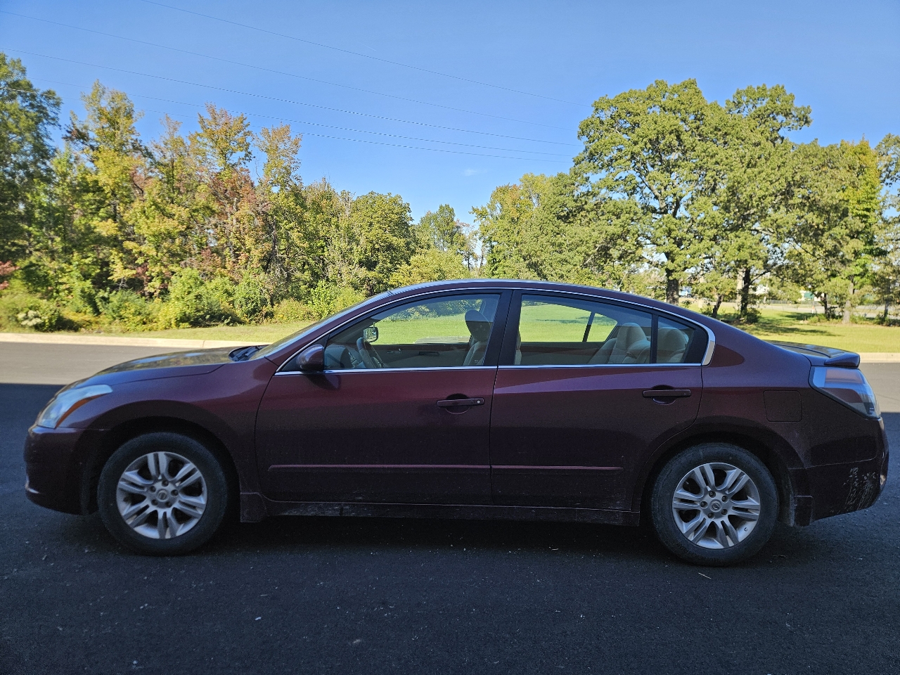 Nissan Altima 4dr Sdn I4 CVT 2.5 S 2011 Nissan Altima 4dr Sdn I4 CVT 2.5 S 2011