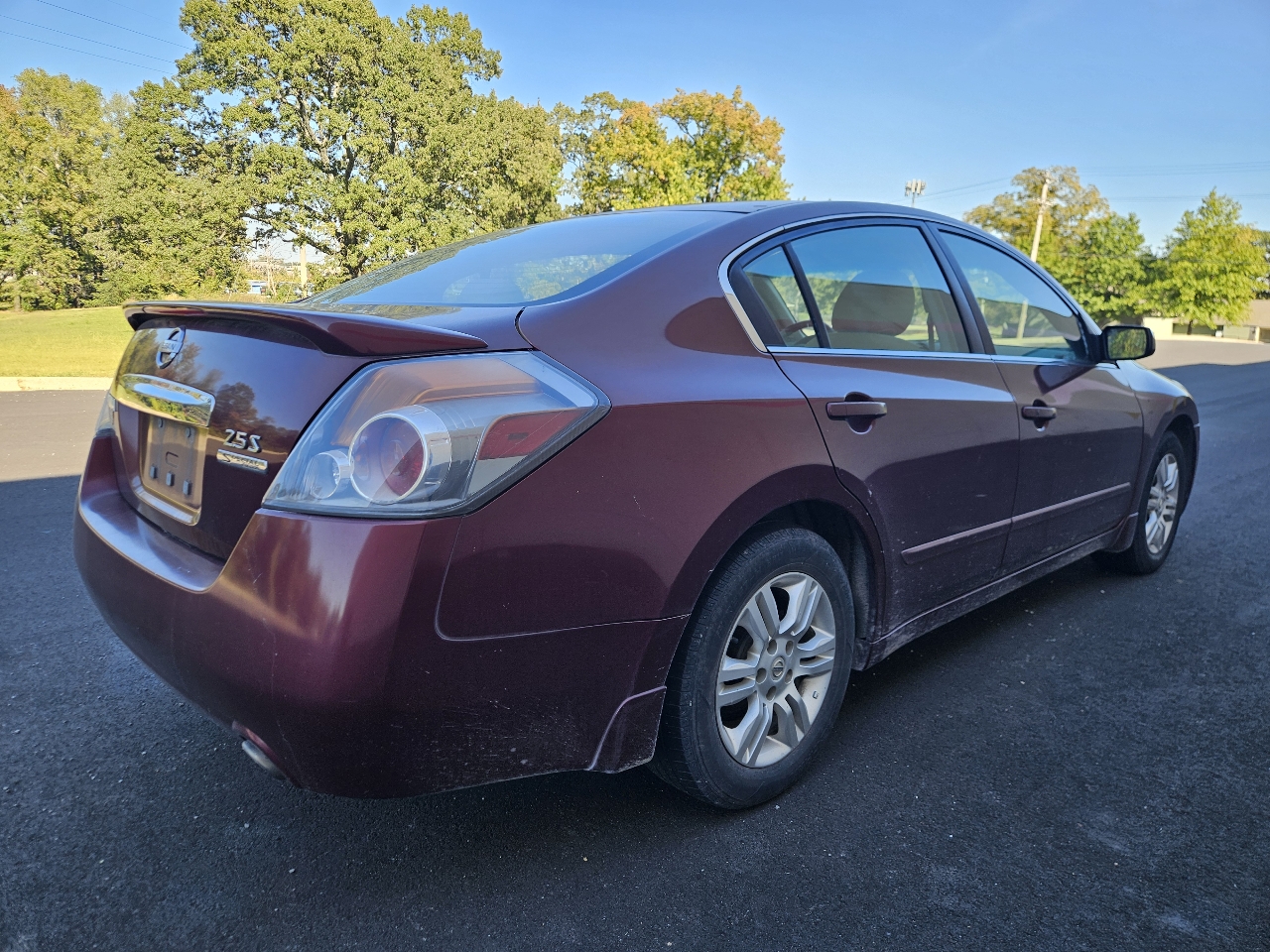 Nissan Altima 4dr Sdn I4 CVT 2.5 S 2011 Nissan Altima 4dr Sdn I4 CVT 2.5 S 2011