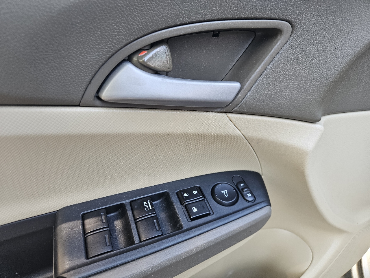 Honda Accord Sdn 4dr I4 Auto LX 2010 Honda Accord Sdn 4dr I4 Auto LX 2010