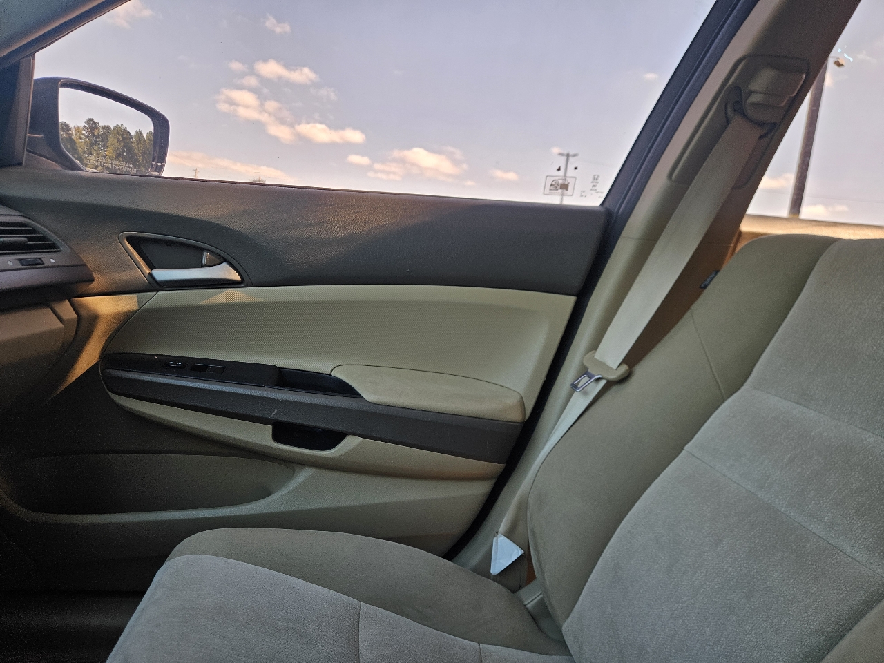 Honda Accord Sdn 4dr I4 Auto LX 2010 Honda Accord Sdn 4dr I4 Auto LX 2010