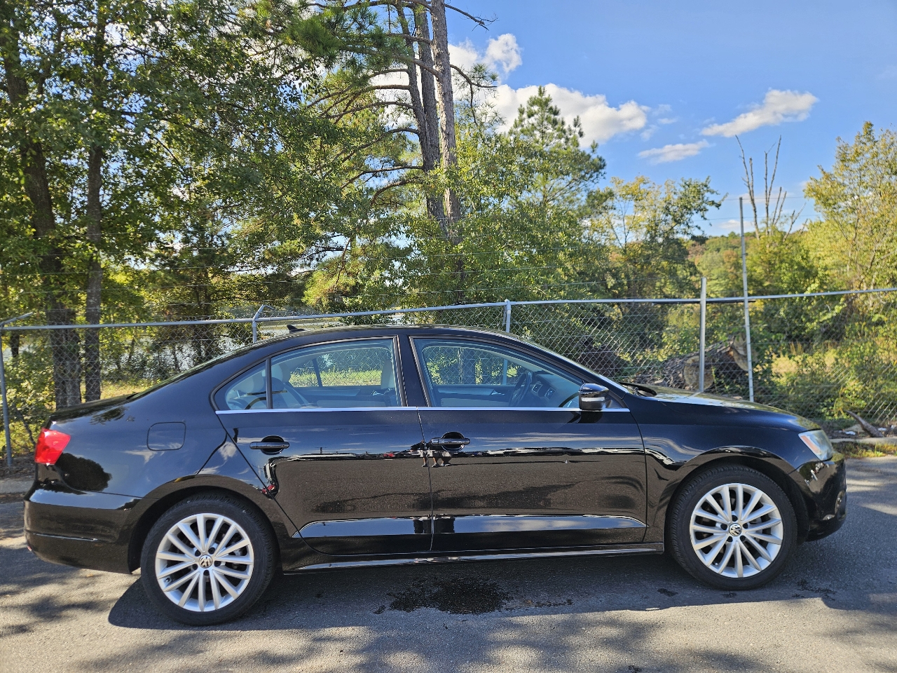 Volkswagen Jetta Sedan 4dr Auto SEL 2014 Volkswagen Jetta Sedan 4dr Auto SEL 2014