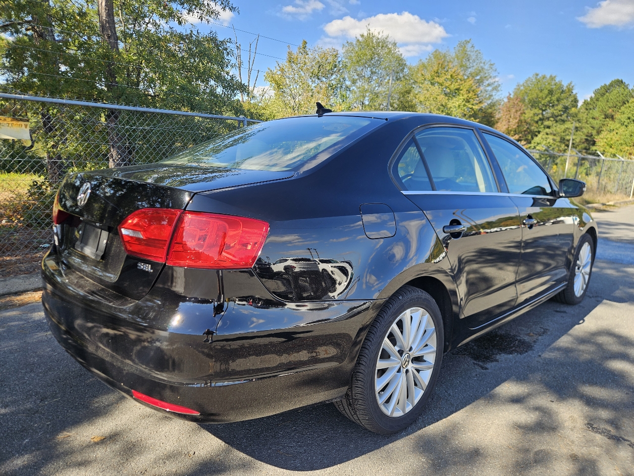 Volkswagen Jetta Sedan 4dr Auto SEL 2014 Volkswagen Jetta Sedan 4dr Auto SEL 2014