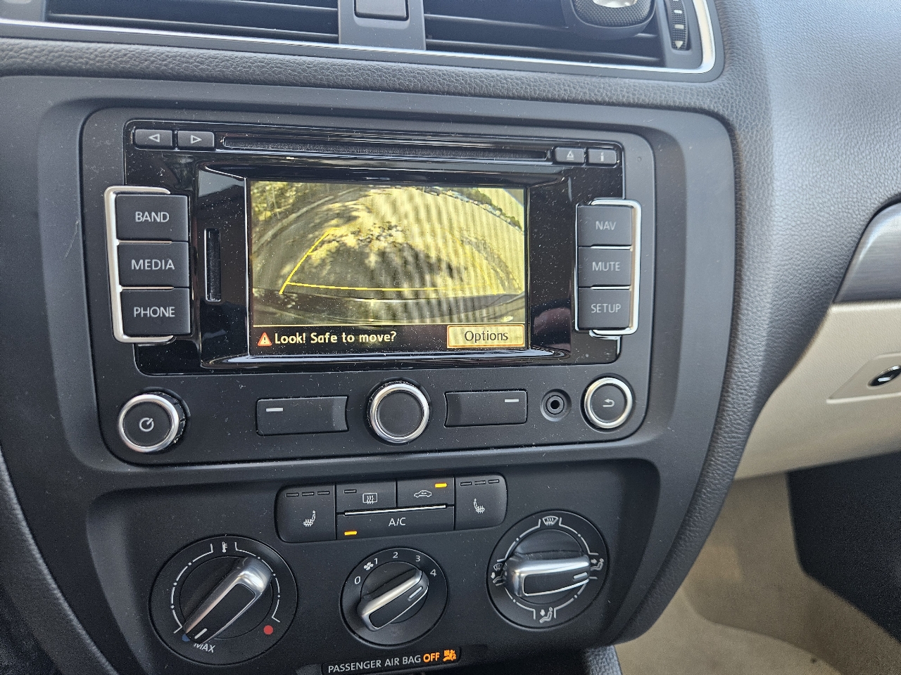 Volkswagen Jetta Sedan 4dr Auto SEL 2014 Volkswagen Jetta Sedan 4dr Auto SEL 2014