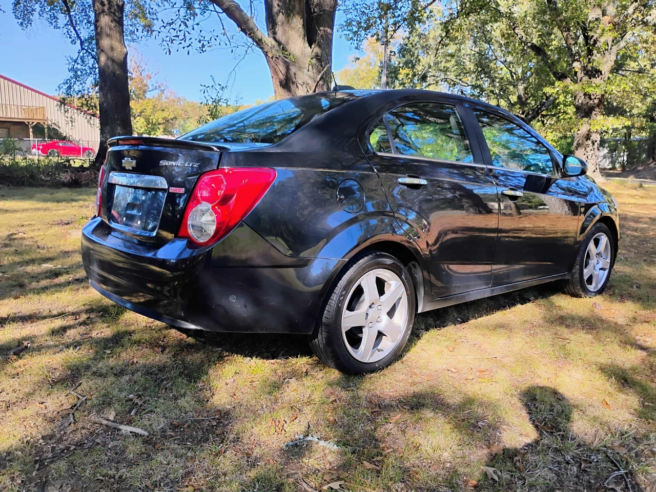 Chevrolet Sonic 4dr Sdn Auto LTZ 2015 Chevrolet Sonic 4dr Sdn Auto LTZ 2015