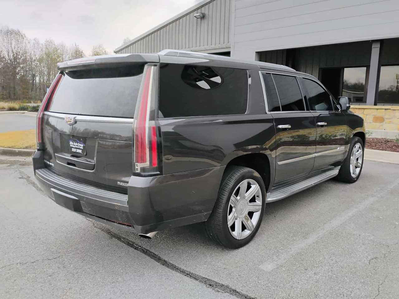 Cadillac Escalade ESV 4WD 4dr Luxury 2015