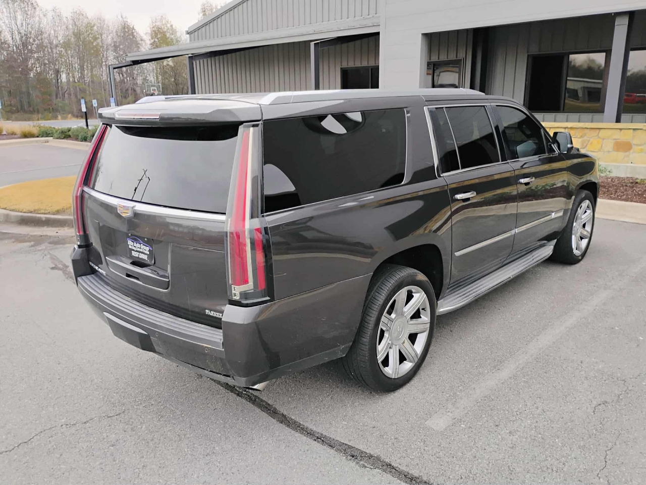 Cadillac Escalade ESV 4WD 4dr Luxury 2015