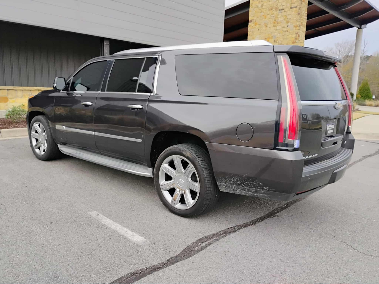 Cadillac Escalade ESV 4WD 4dr Luxury 2015