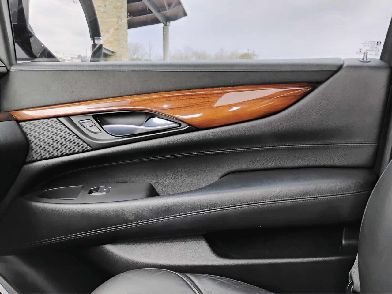 Cadillac Escalade ESV 4WD 4dr Luxury 2015