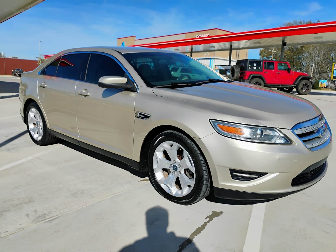 2011 Ford Taurus SEL's photo