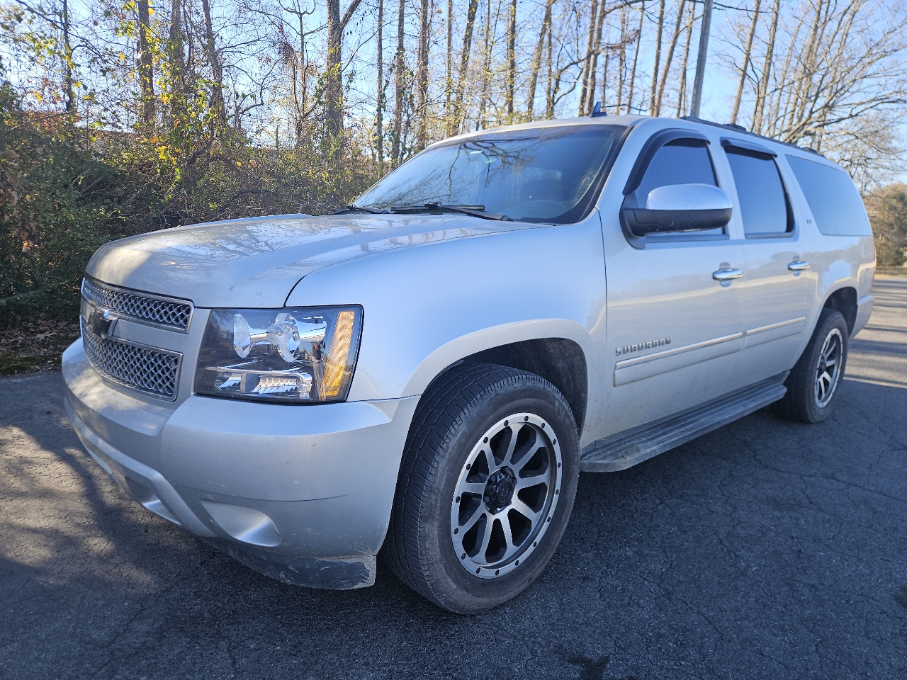 Chevrolet Suburban 4WD 4dr 1500 LTZ 2011