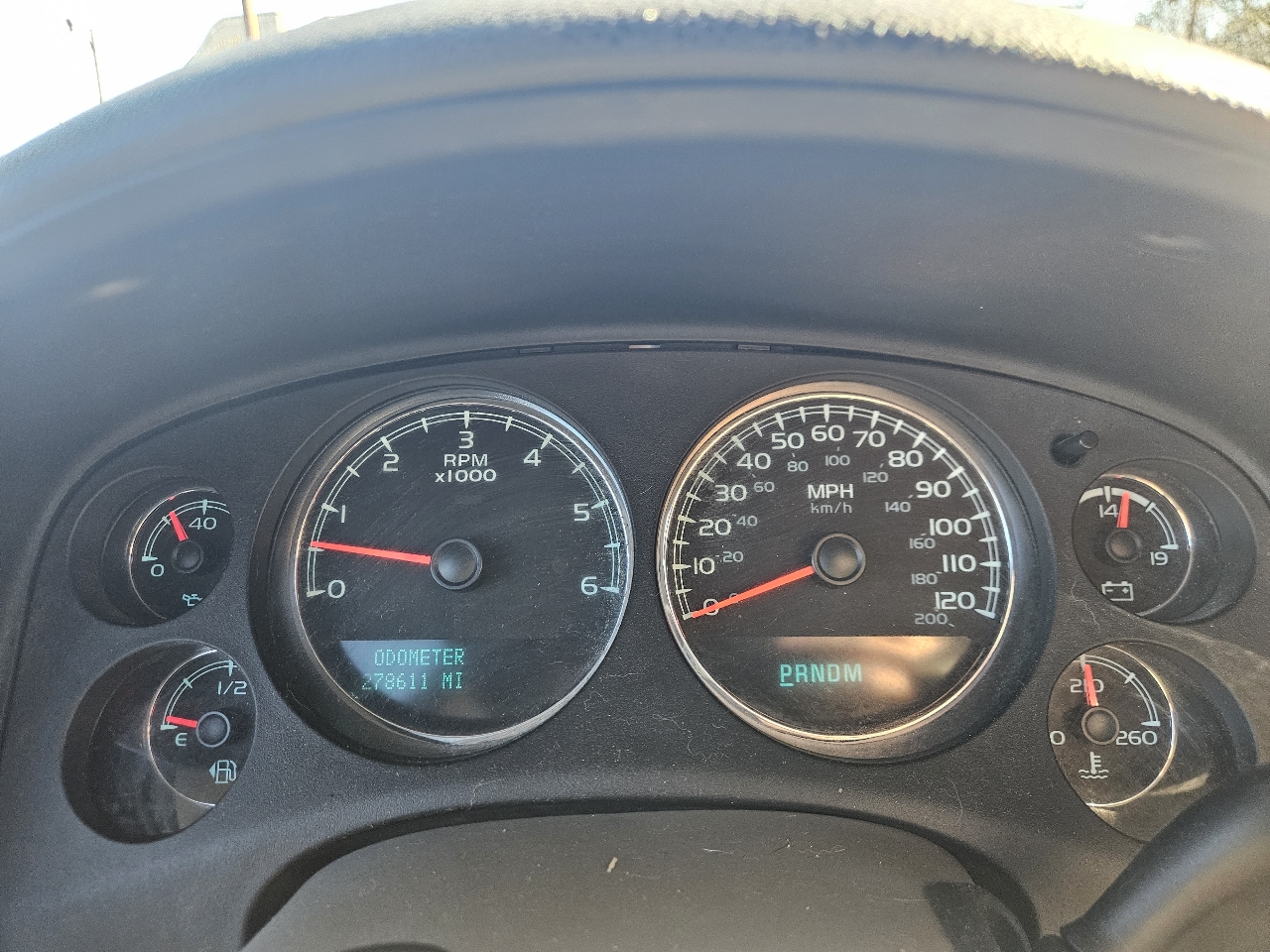 Chevrolet Suburban 4WD 4dr 1500 LTZ 2011