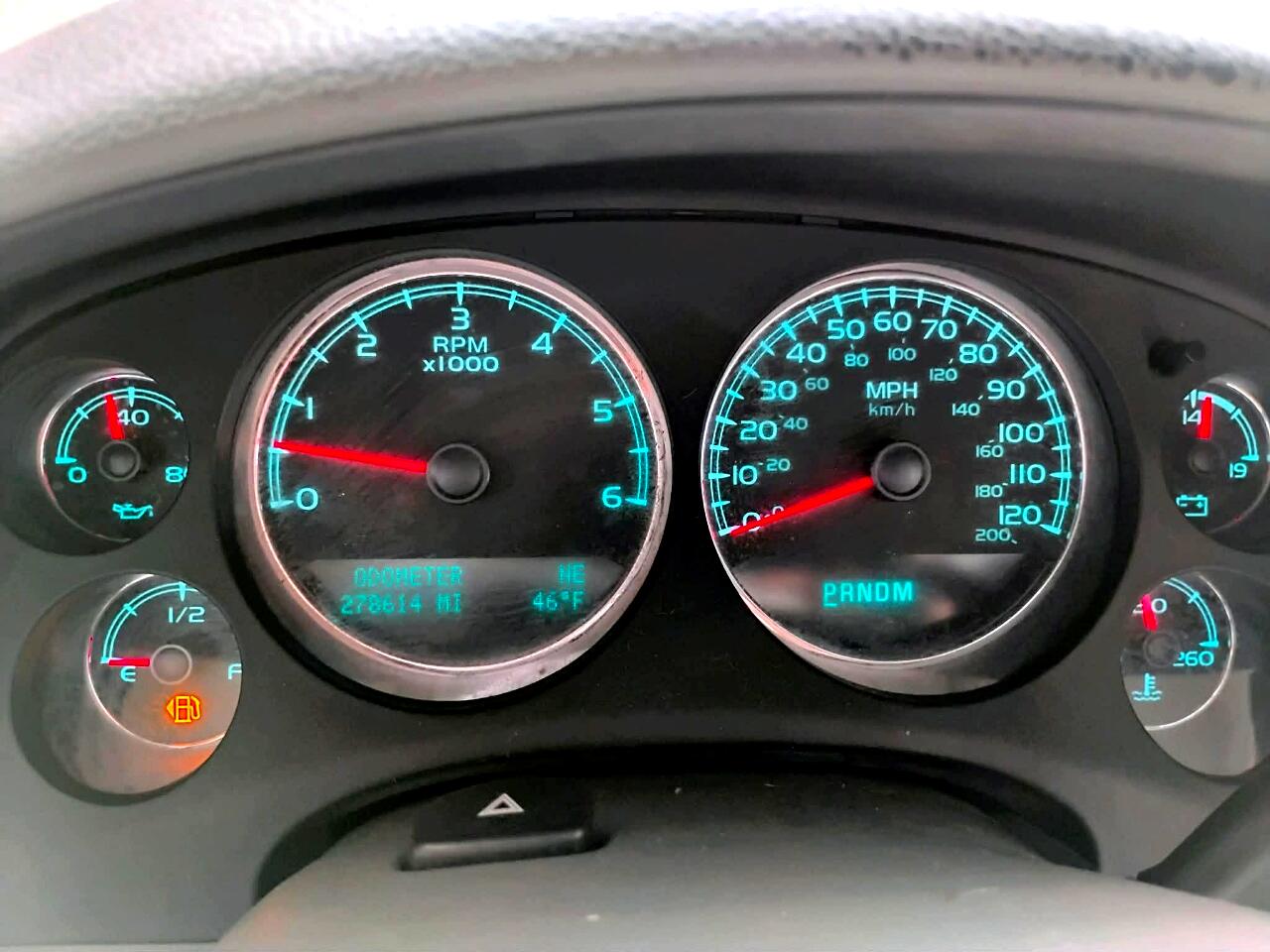 Chevrolet Suburban 4WD 4dr 1500 LTZ 2011