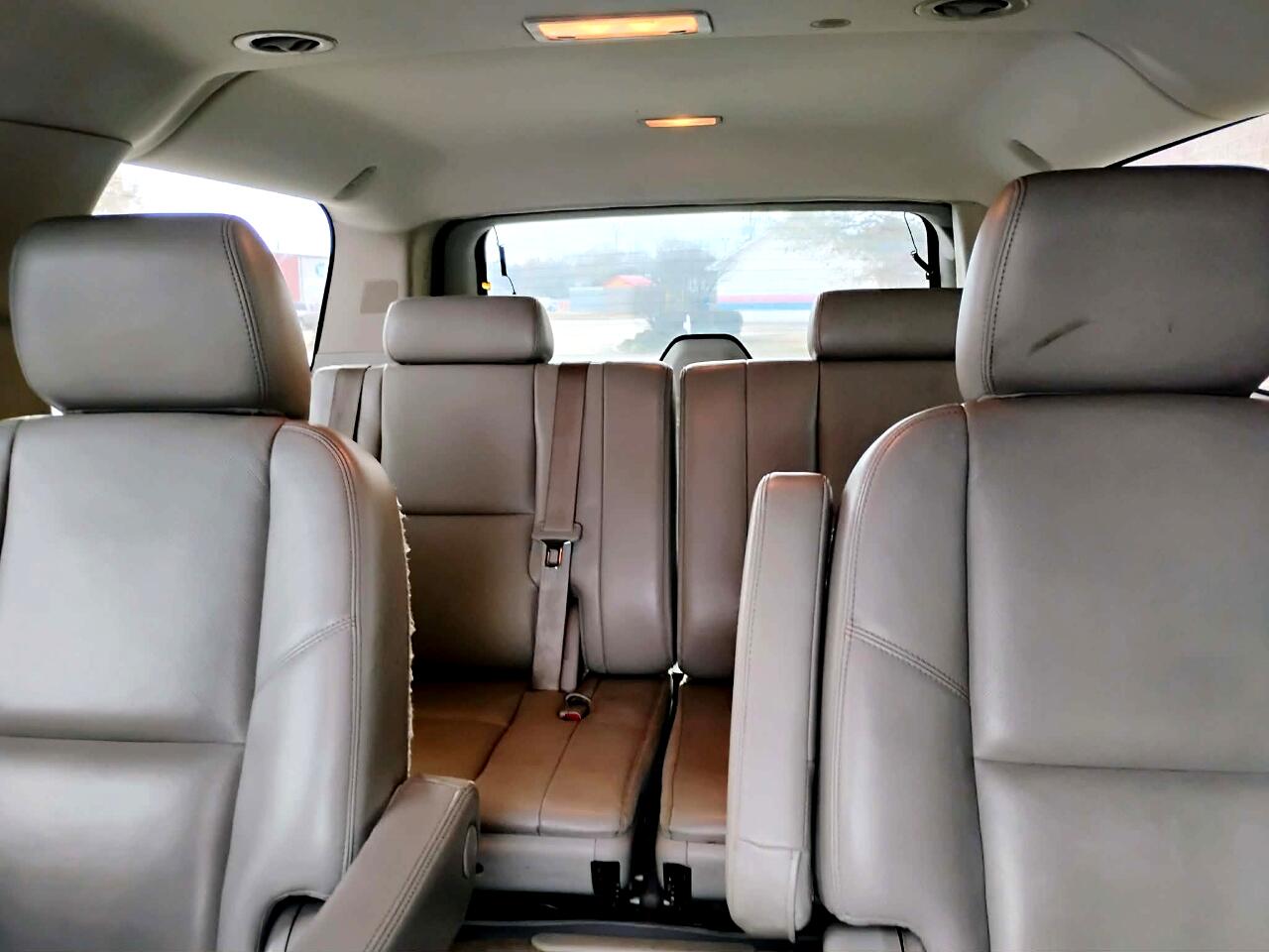 Chevrolet Suburban 4WD 4dr 1500 LTZ 2011