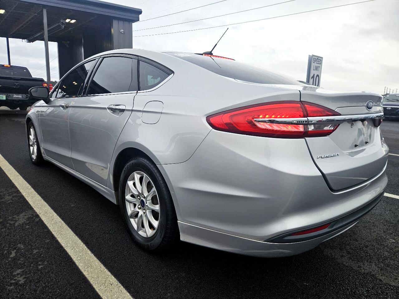 Ford Fusion SE FWD 2017