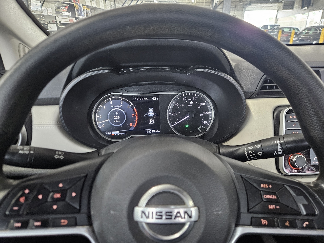 Nissan Versa SV CVT 2020