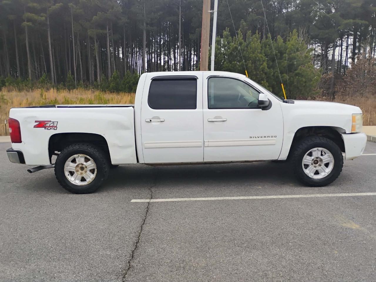 Chevrolet Silverado 1500 4WD Crew Cab 143.5" LTZ 2011