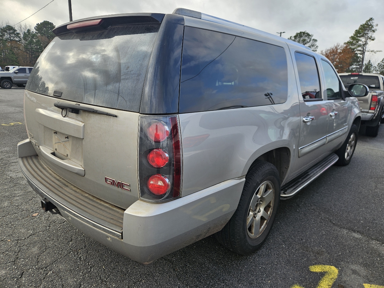 GMC Yukon XL Denali AWD 4dr 1500 2007