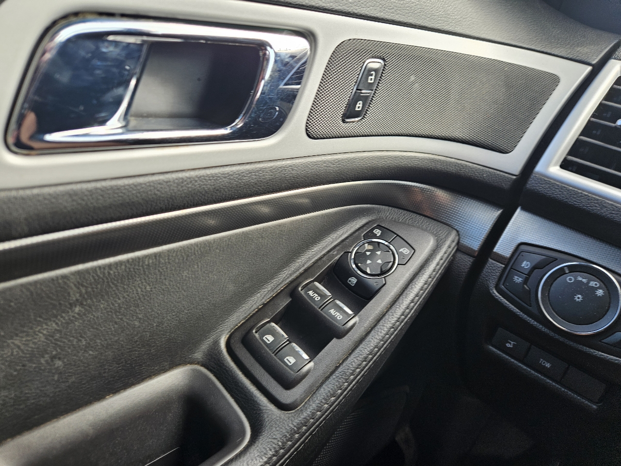 Ford Explorer 4WD 4dr Sport 2014