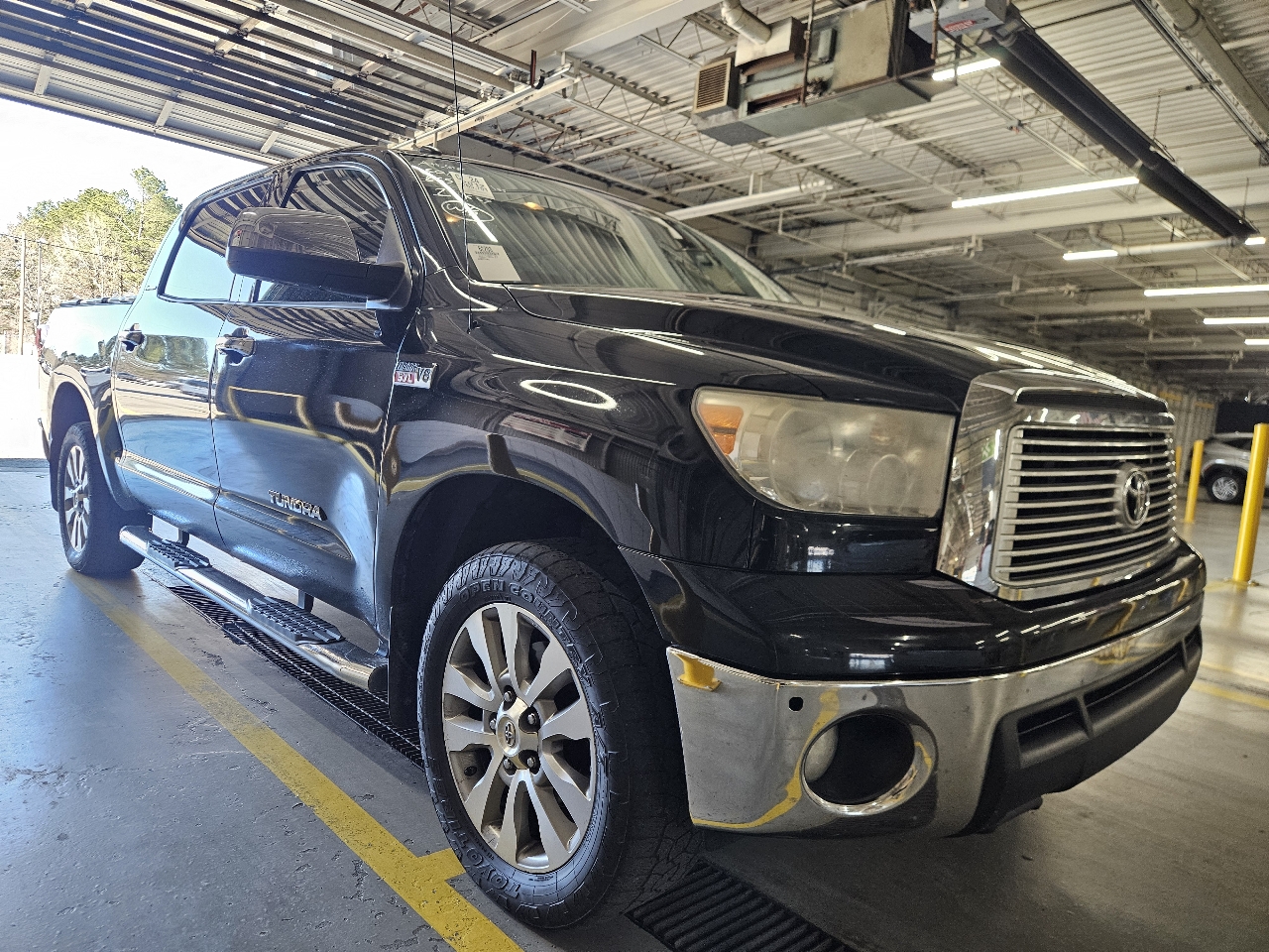 Toyota Tundra 4WD Truck CrewMax 5.7L V8 6-Spd AT Platinum (Natl) 2012